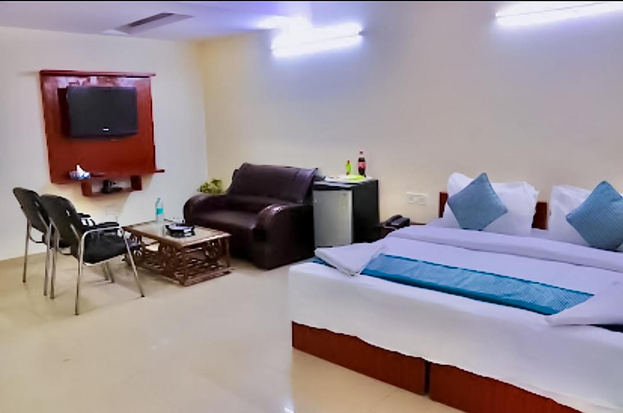 Happy Inn - Near Saket Metro New Delhi Luaran gambar