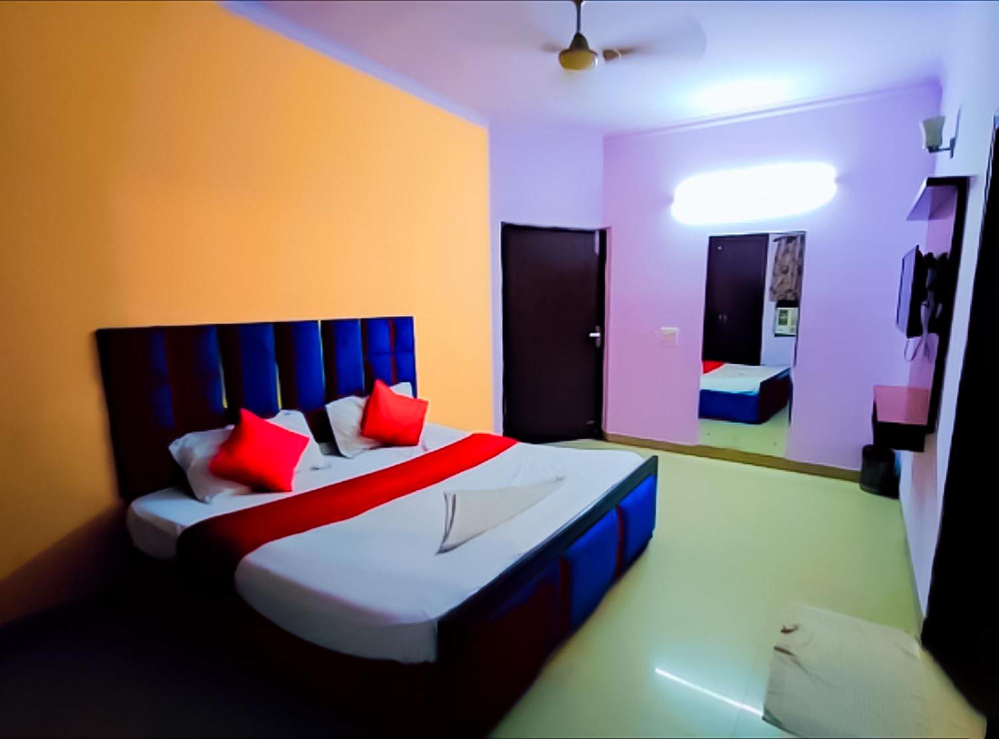 Happy Inn - Near Saket Metro New Delhi Luaran gambar